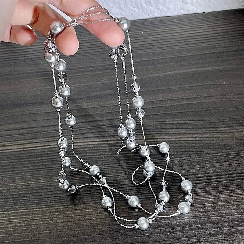 Collana lunga fatta a mano con perle grigie e gypsophila, regalo di Natale o compleanno.
