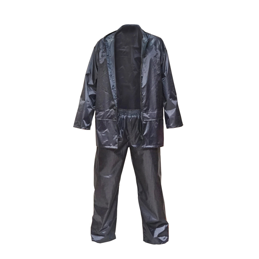 Completo impermeabile taglia XL con cappuccio e pantaloni in poliestere e PVC, blu navy Breckner Germany.