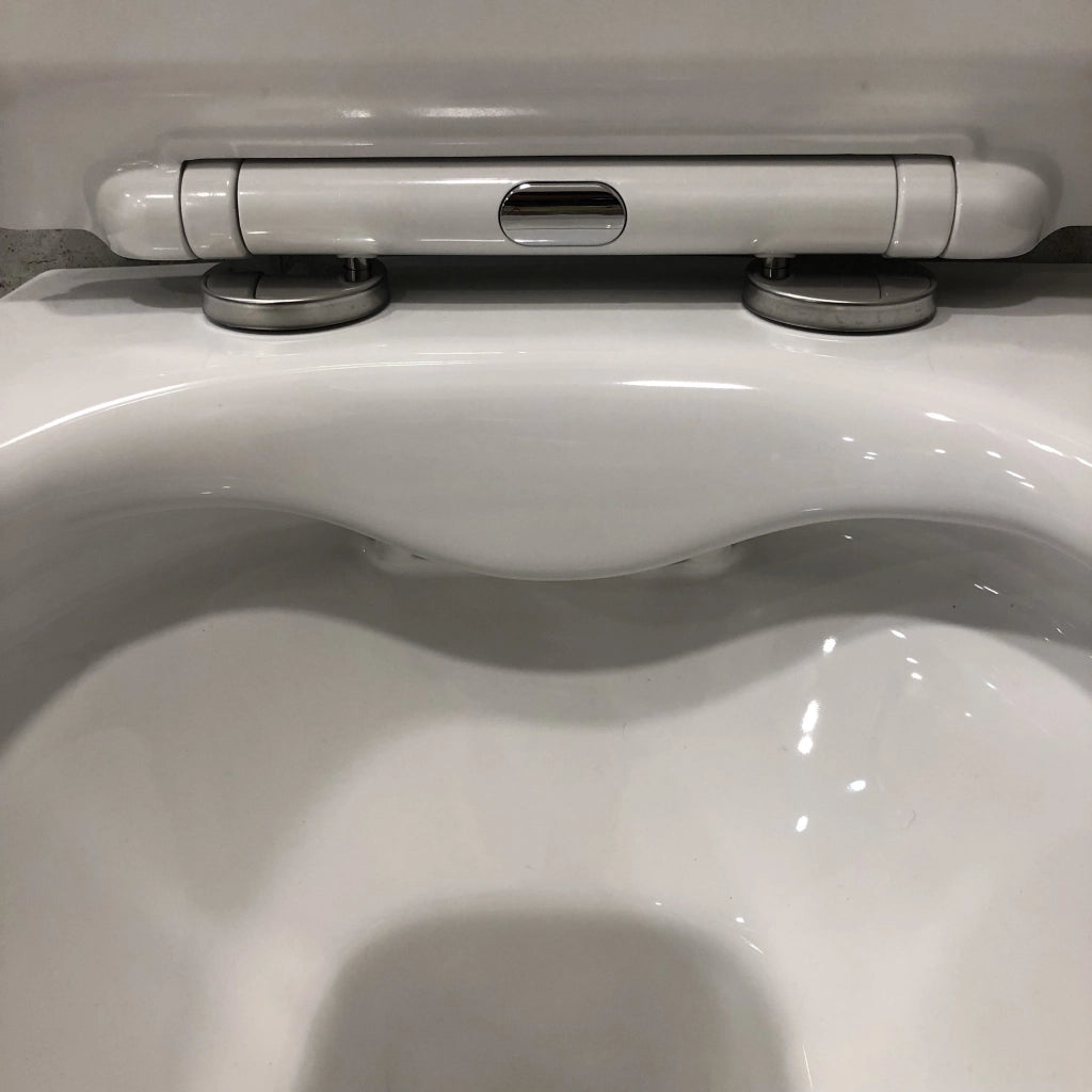 Coppia Sanitari Sospesi Rimless senza brida linea tonda dimensioni ridotte coprivaso soft-close
