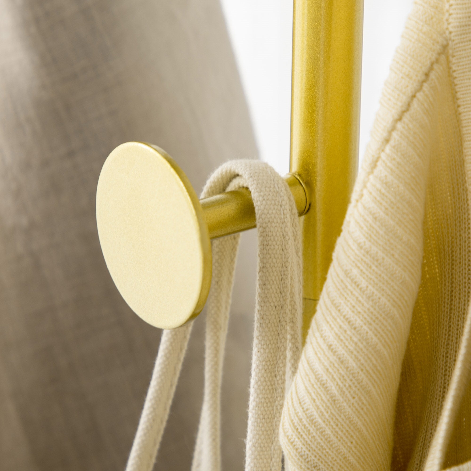 EasyComfort Appendiabiti con 2 Ganci per Ingresso, Camera da Letto e Soggiorno in Metallo e Marmo, 35x25x170 cm, Oro e Nero