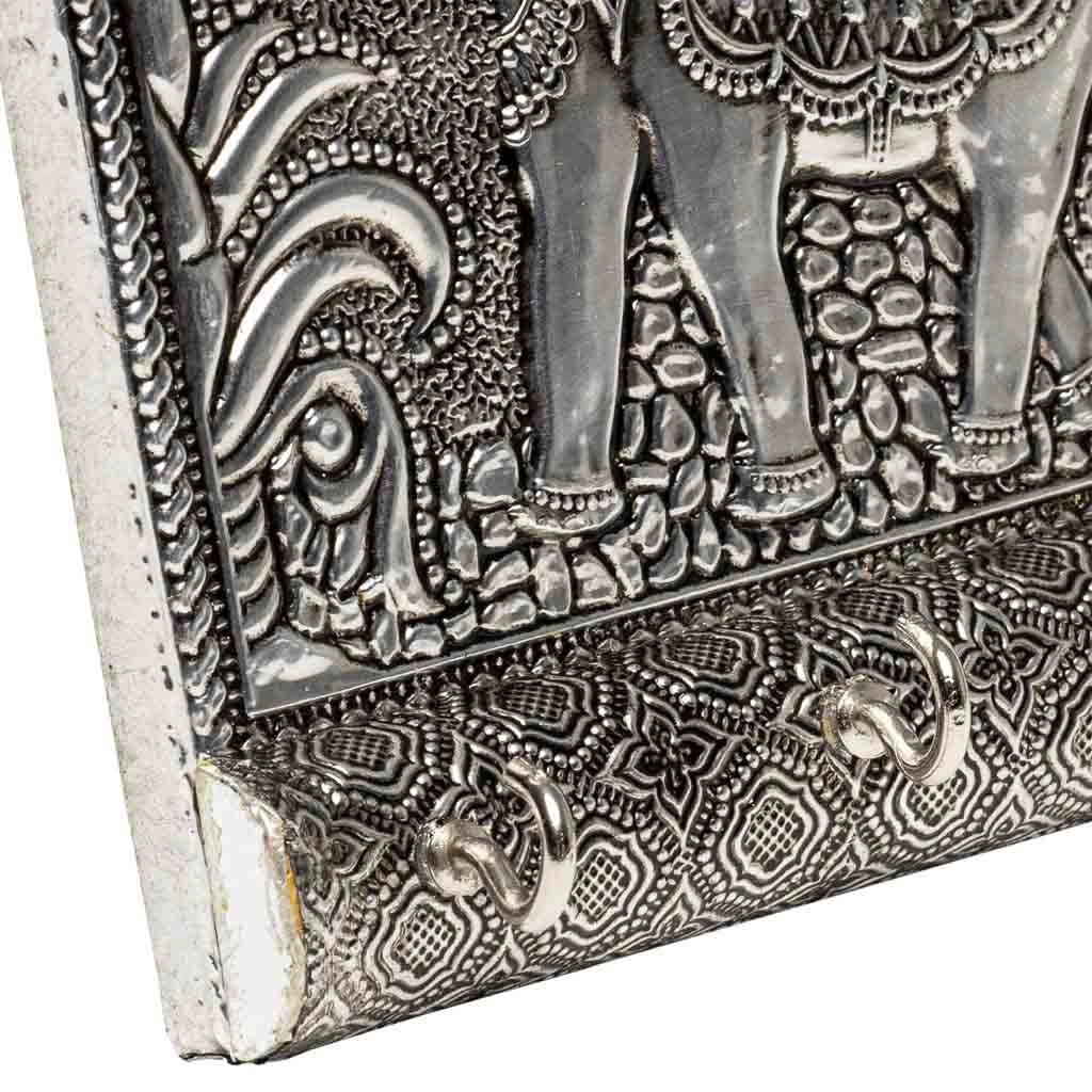 Portachiavi in metallo argentato sbalzato 12,5x7,5x2h
