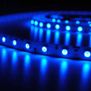 Trade Shop - Bobina Striscia Strip Led 5050 Flessibile 5m 300 Led Adesiva Luce Interno Ip 20 - -blu      -