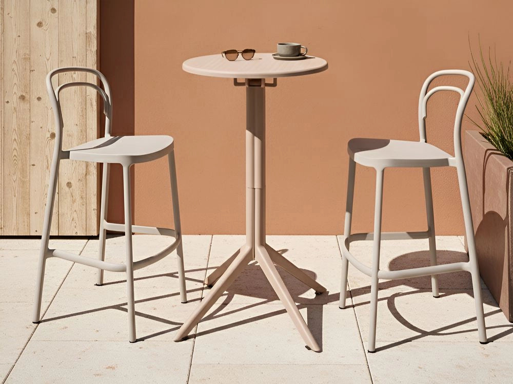 Tavolo da bistrot beige in materiale sintetico 60 x 60 cm rotondo con piano ribaltabile Resistente all'uso esterno Tavolo da balcone