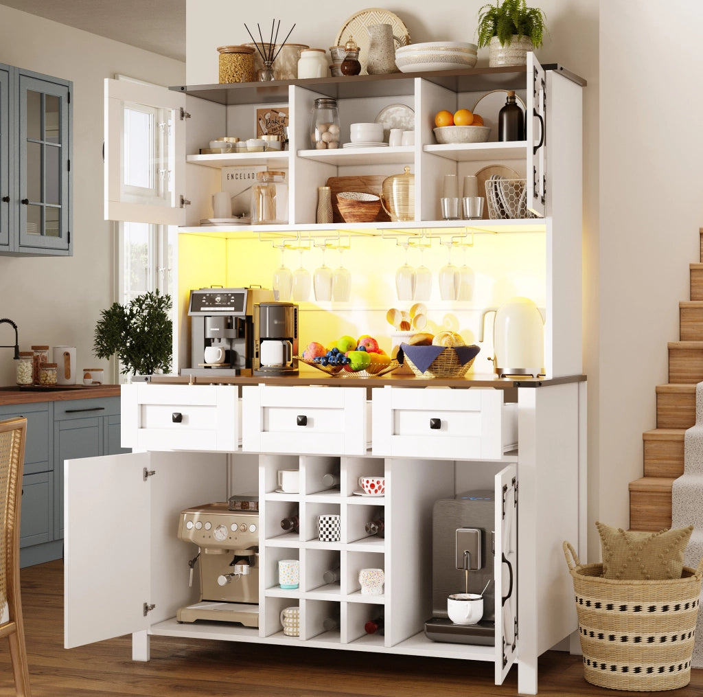 Credenza alta in stile country con LED, prese USB e portabicchieri