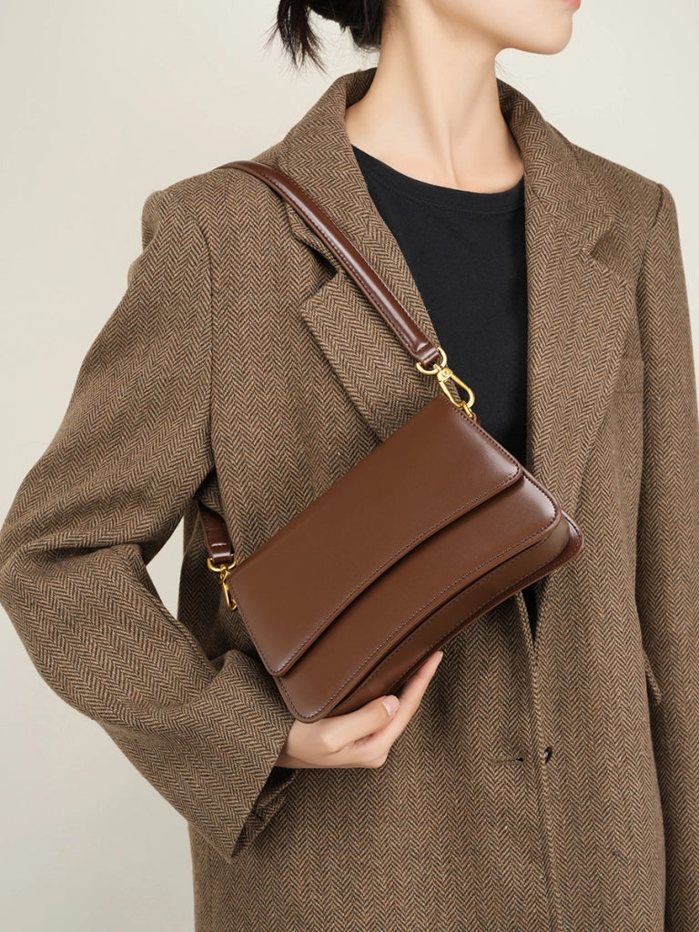 Borsa a tracolla Boston Shell in vera pelle, marrone.