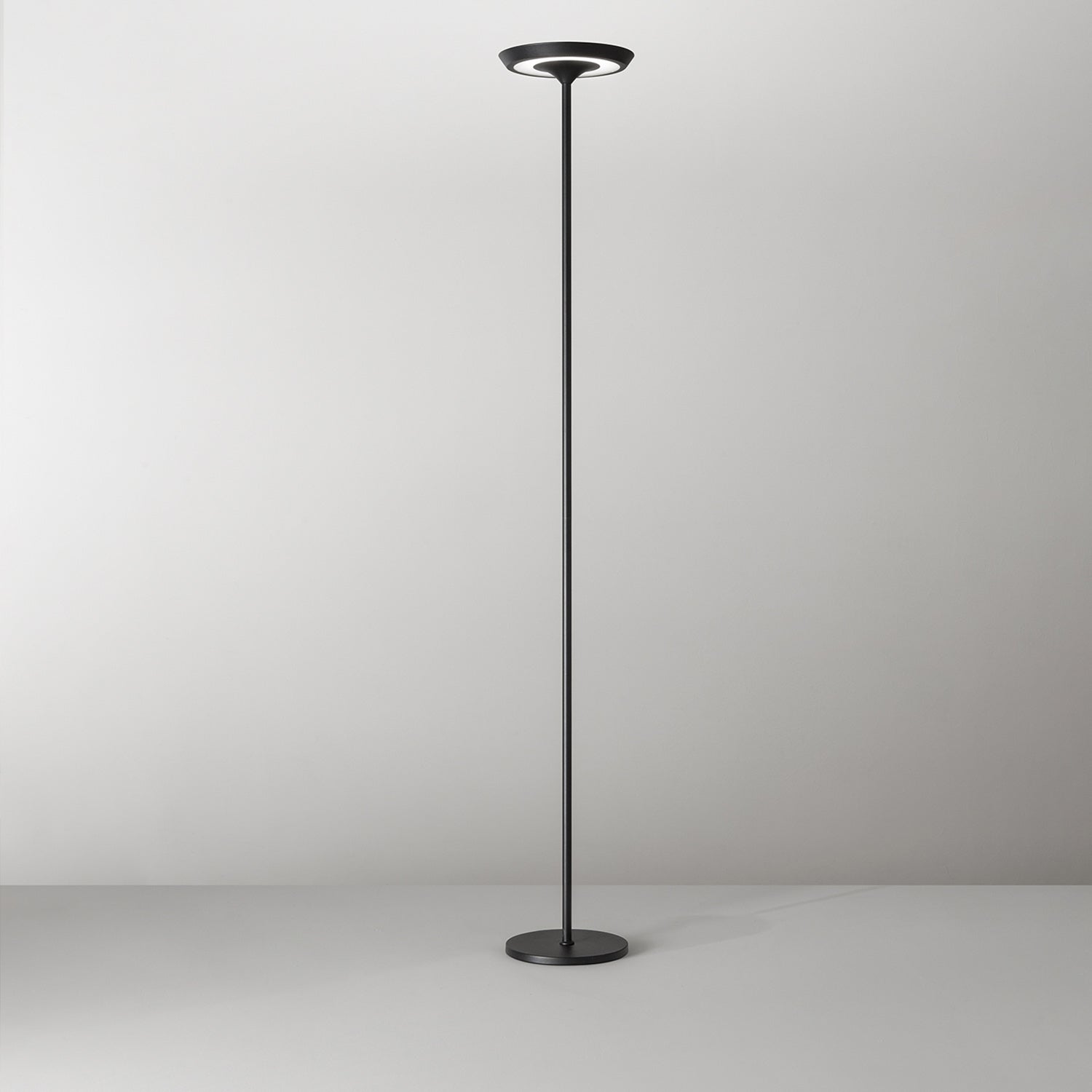 Piantana Moderna Balance Metallo Nero Led 25W Dimmerabile Ip20