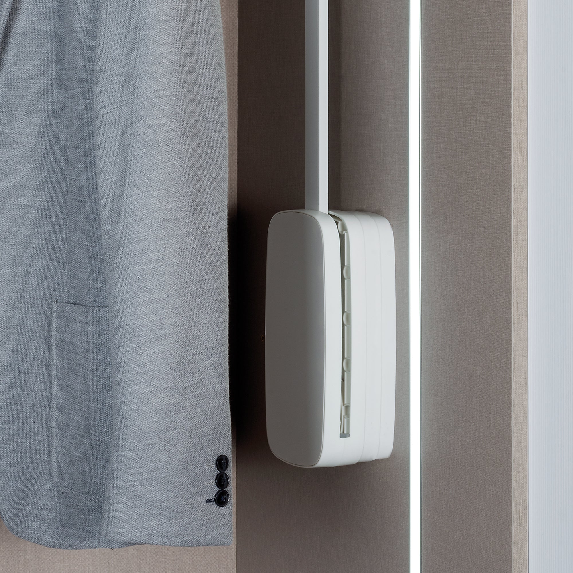 Emuca Spessore laterale per appendiabiti per armadio Sling, Plastica bianca, Tecnoplastica, 1 lotto di 2 unitÃ 