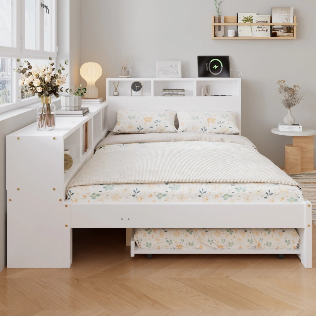 Letto in legno 120x200 cm con letto estraibile; mensola laterale e ricarica; bianco