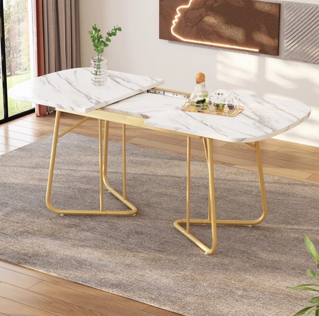 Tavolo da pranzo allungabile bianco effetto marmo; piano in MDF e gambe in metallo dorato