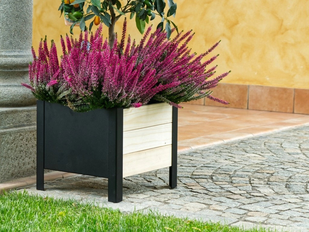 Fioriera Lavanda 36x36xh32 in legno e metallo