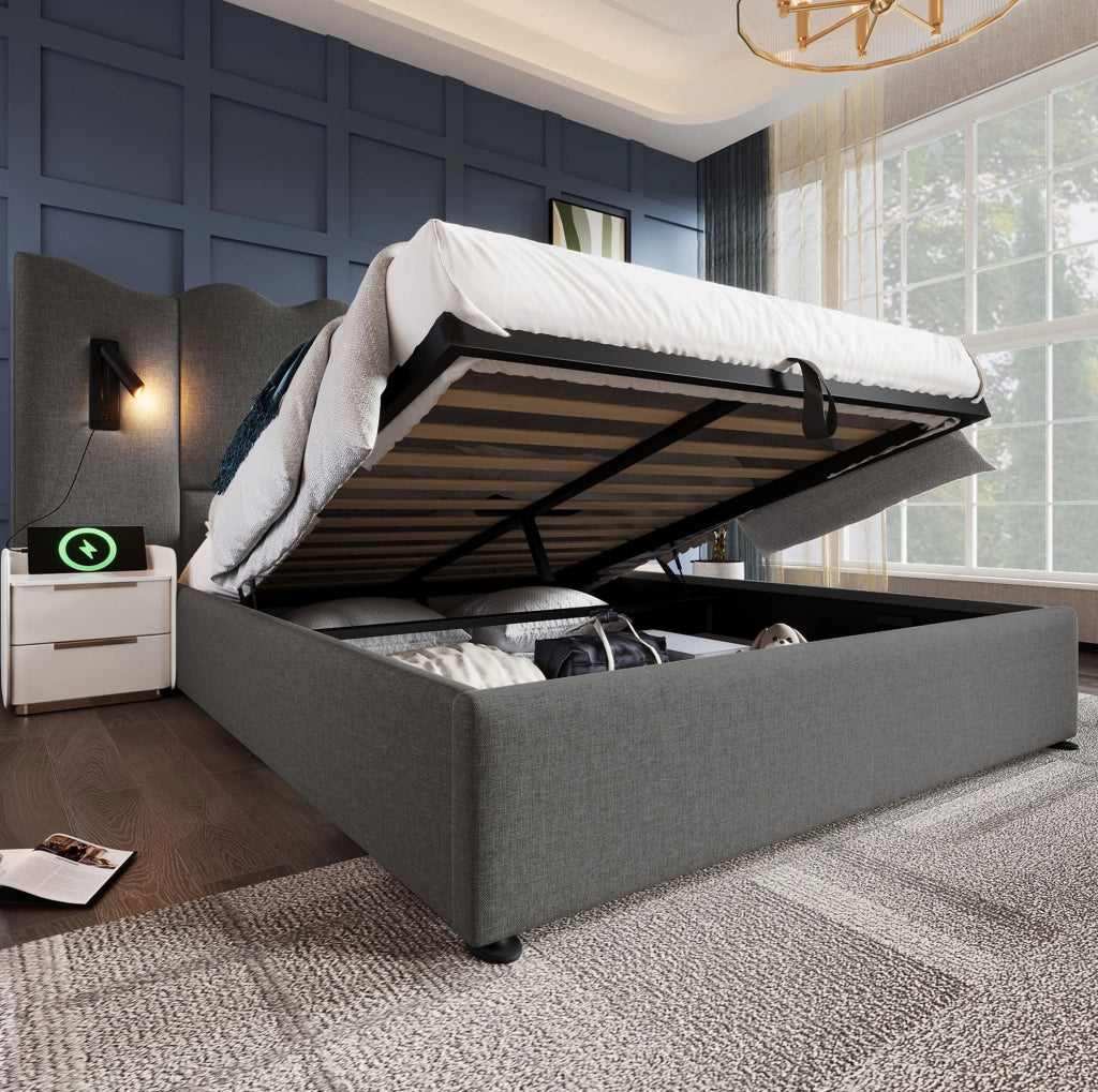 Letto matrimoniale imbottito 180x200 cm in lino grigio con testiera ondulata; luce lettura e USB