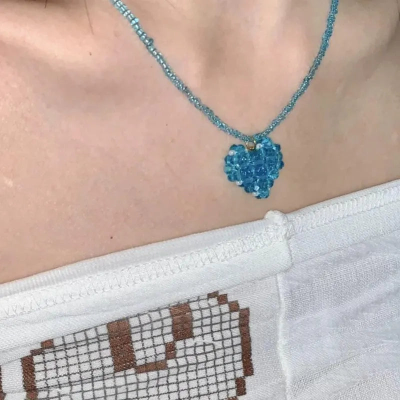 Collana con perline di cristallo blu: regalo da donna fatto a mano