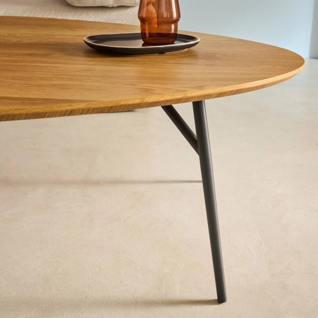 Tavolino ovale con gambe in metallo nero e effetto rovere, quercia