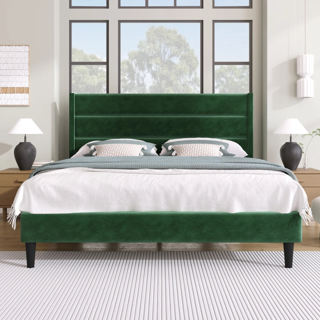 Letto imbottito 140x200 cm con rete a doghe e testiera in velluto verde scuro