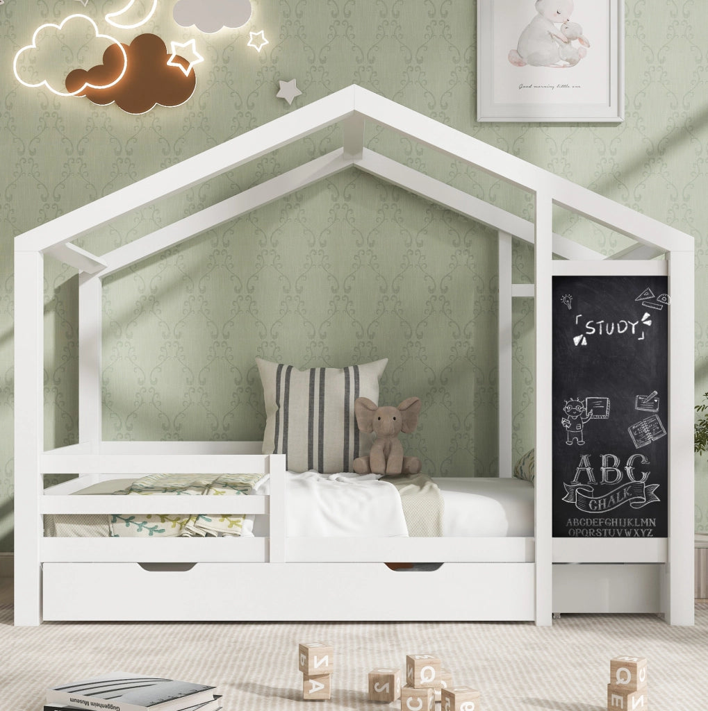 Letto a casetta per bambini 90x200 cm in legno massello bianco con lavagna e 2 cassetti