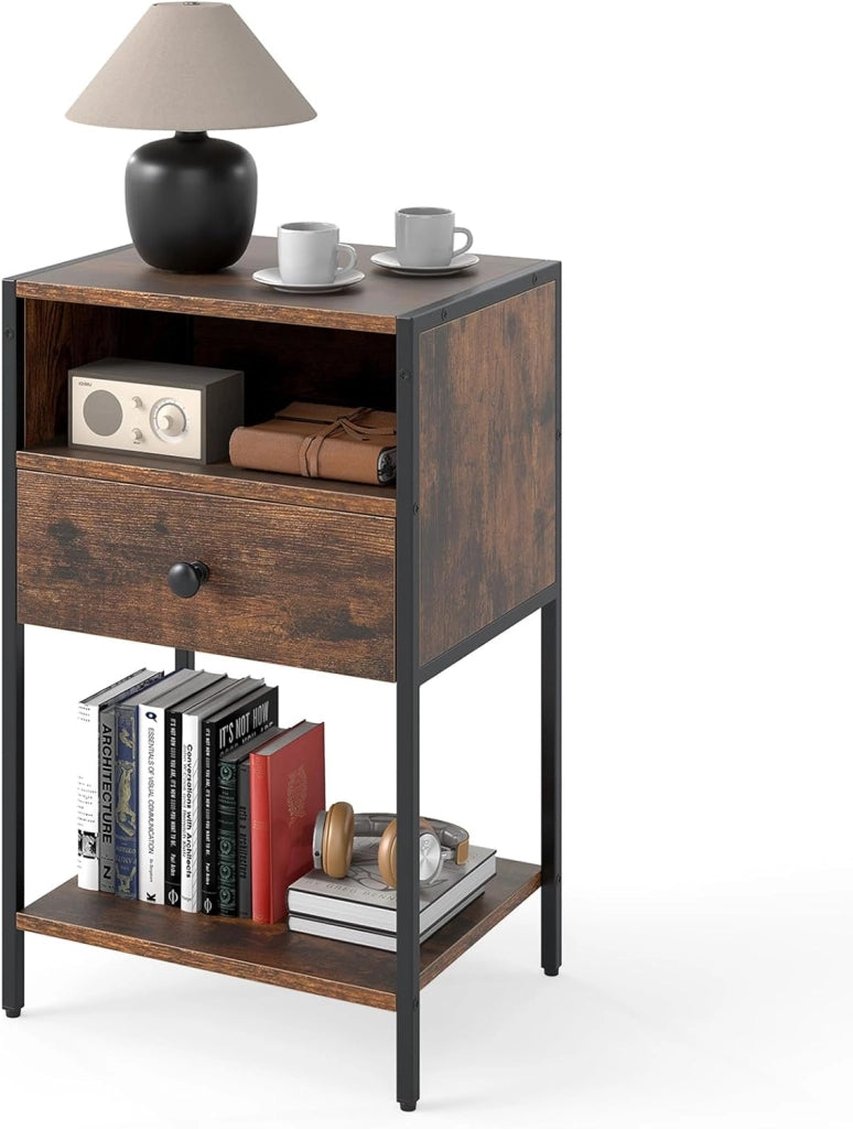 Comodino con Stazione di Ricarica Integrata, Cassetto e Scomparto, Poggiapiedi Regolabili, Stile Industriale per Camera da Letto, Soggiorno e Ufficio, 40 x 32 x 65 cm