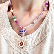 Collana a forma di cuore con perline di vetro: gioielli fatti a mano rosa e viola
