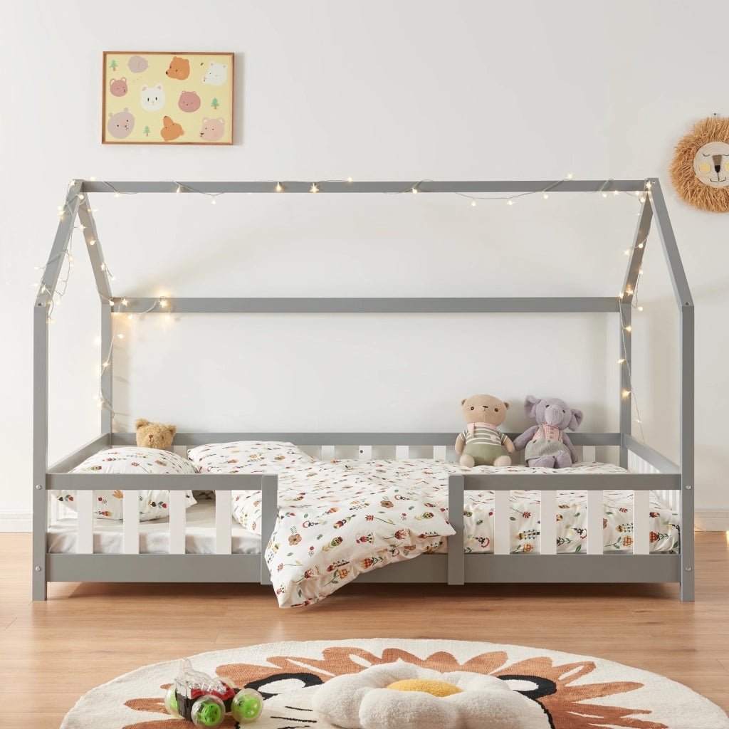 Letto per Cameretta Sisimiut a Forma di Casetta 120x200 cm Grigio Chiaro / Bianco [en.casa]