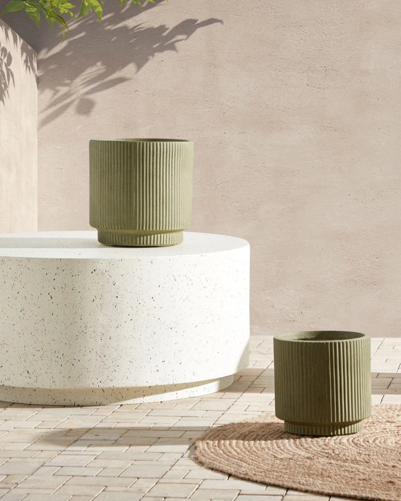 Vaso in argilla Verde Oliva Fibra Vaso per piante da giardino 30 x 30 x 30 cm Foro di drenaggio Finitura verticale a coste Giardino esterno Patio