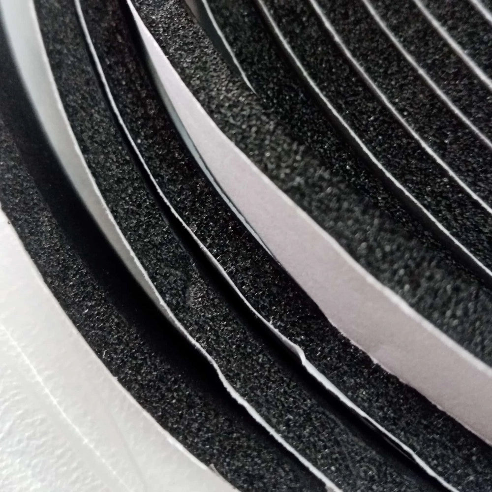 Guarnizione da 5 x 15mm lunghezza 10mt in gomma nera espansa autoadesiva