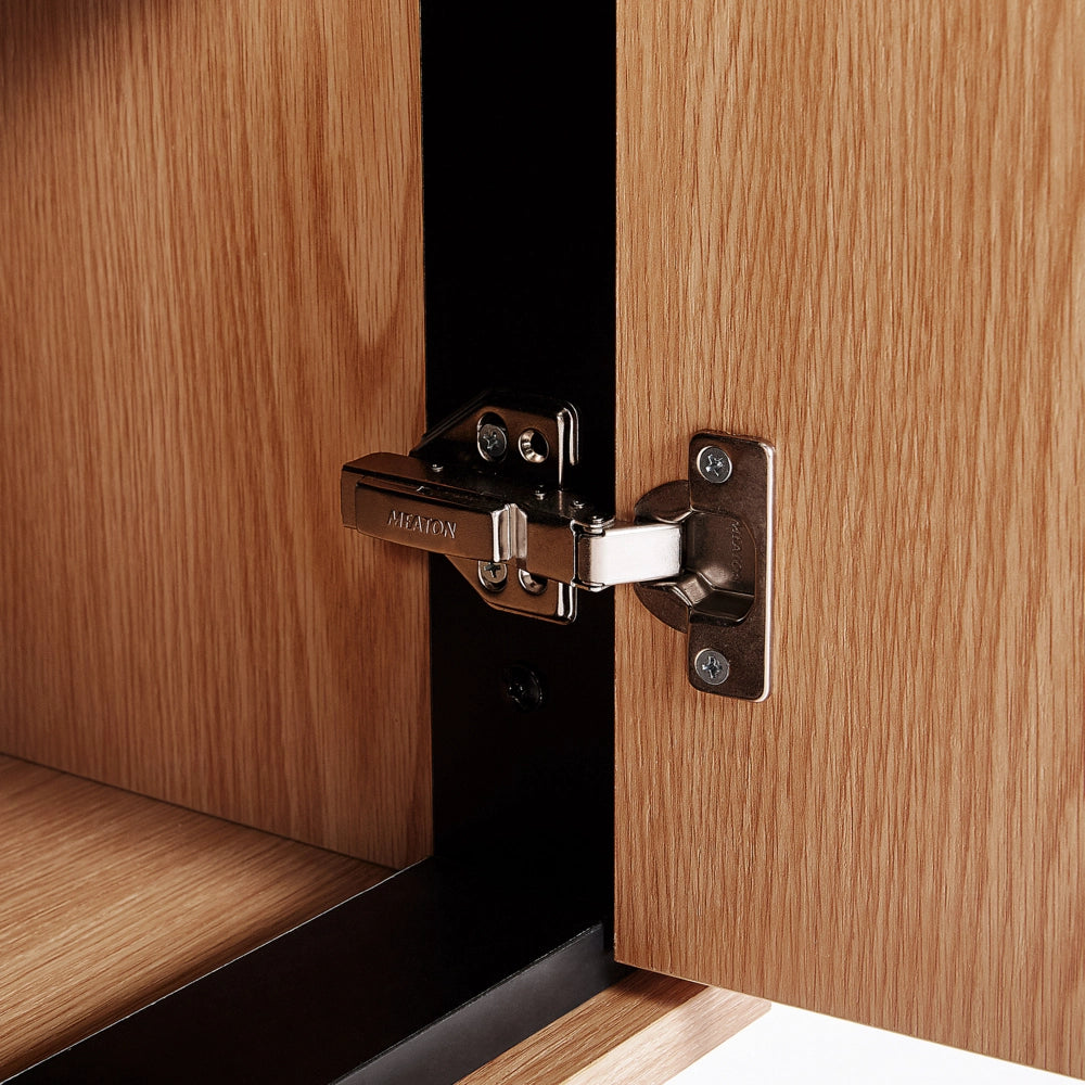 Madia credenza legno chiaro con derivati del legno Nero con finitura in rovere 3 armadi 2 ripiani retrò
