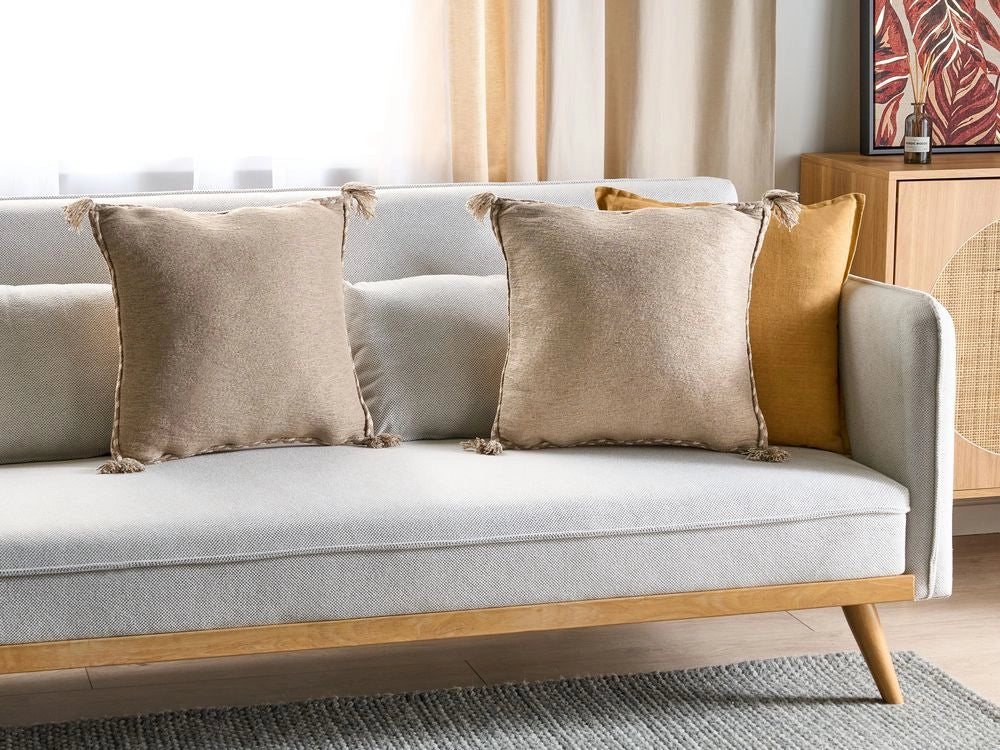 Set di 2 cuscini in iuta con imbottitura sfoderabile e nappe decorative a tinta unita beige 45 x 45 cm Accessori decorativi boho