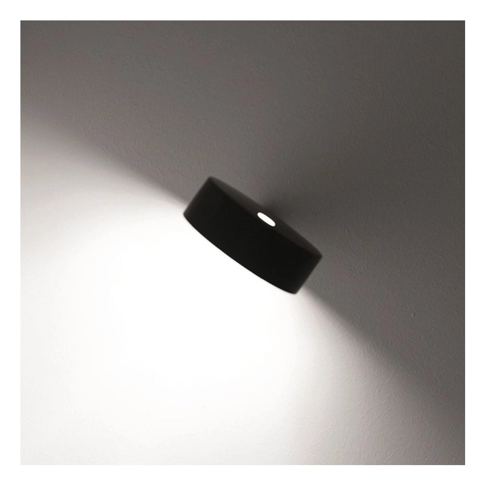 Zafferano Super O Lampada a led da parete Nera ricaricabile e dimmerabile