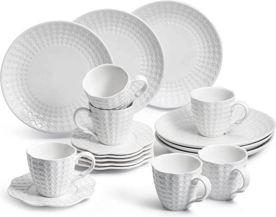 Set di piatti e tazze in materiali rinnovabili