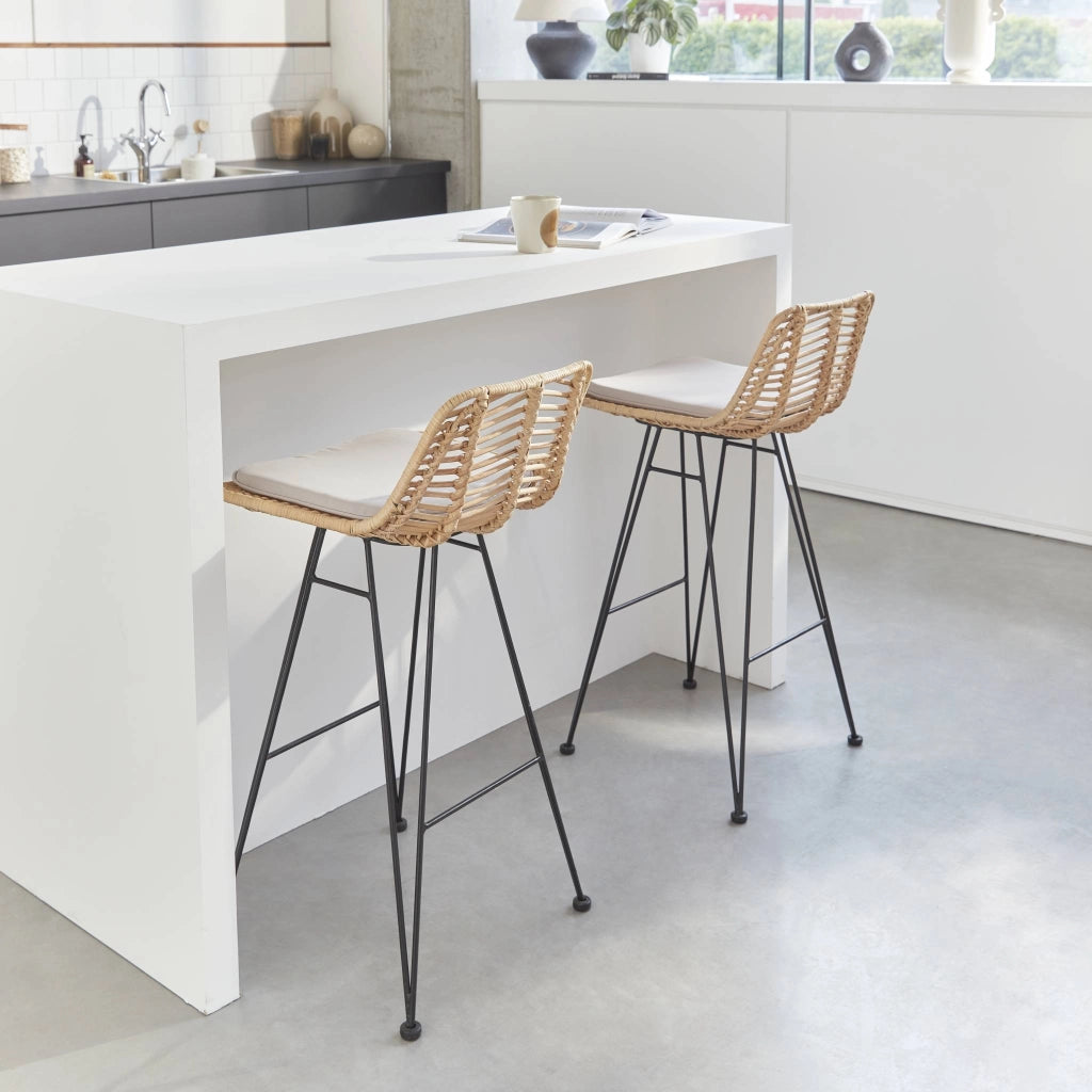 Set di 2 sgabelli da bar in metallo e rattan, 67cm, beige