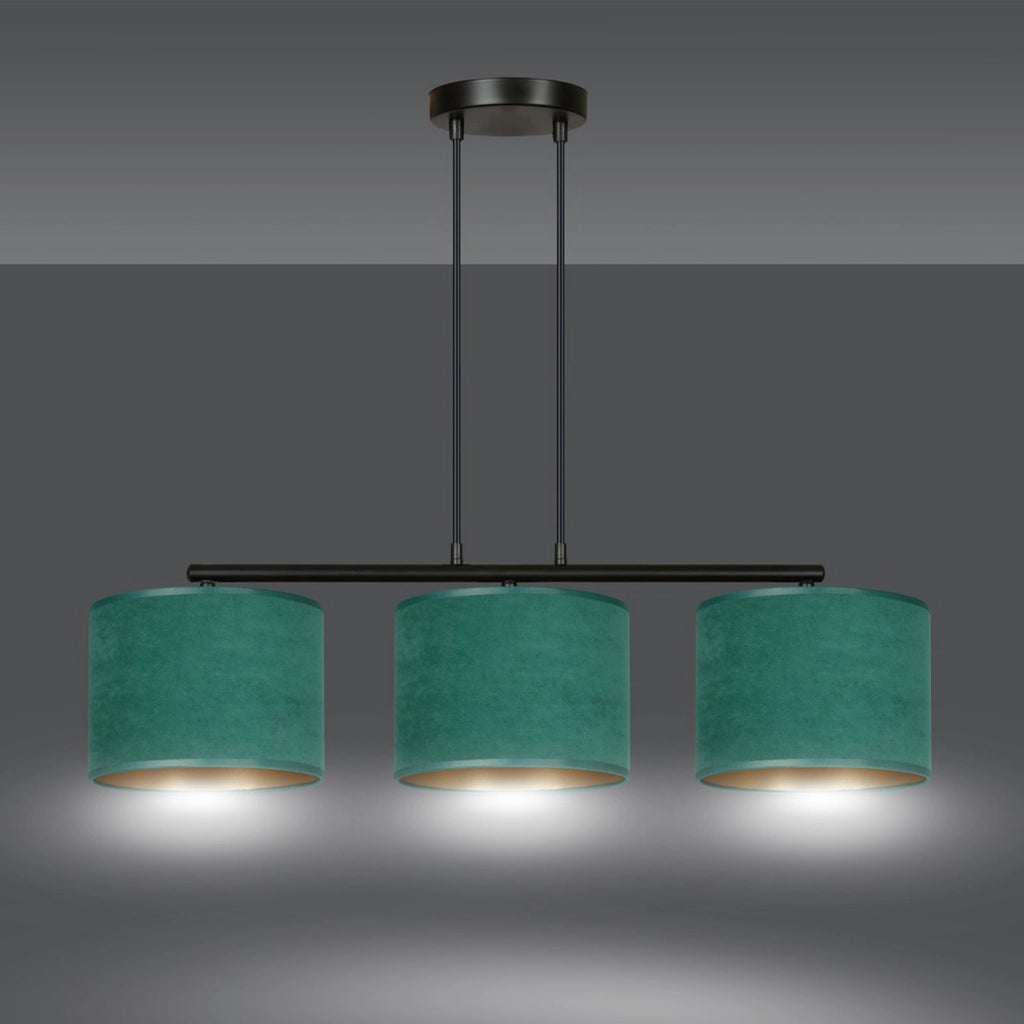 Lampada a sospensione Hilde in acciaio e velluto verde