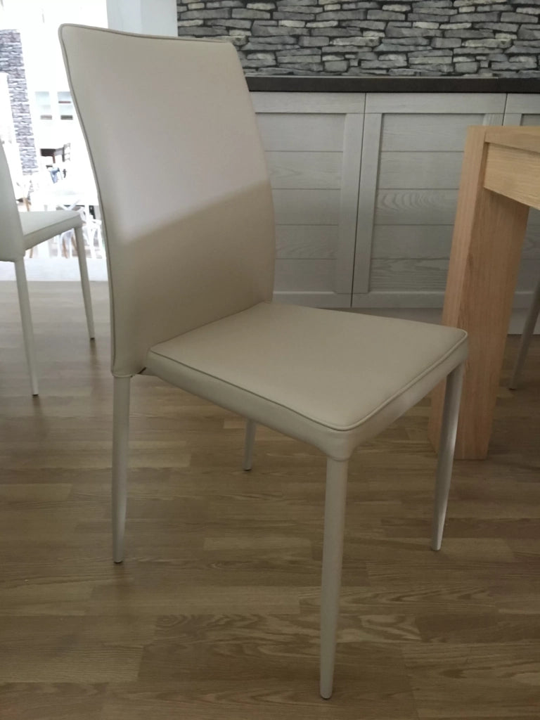 Set 4 sedie moderne in ecopelle nocciola con struttura in metallo (710) - Mobili 2G