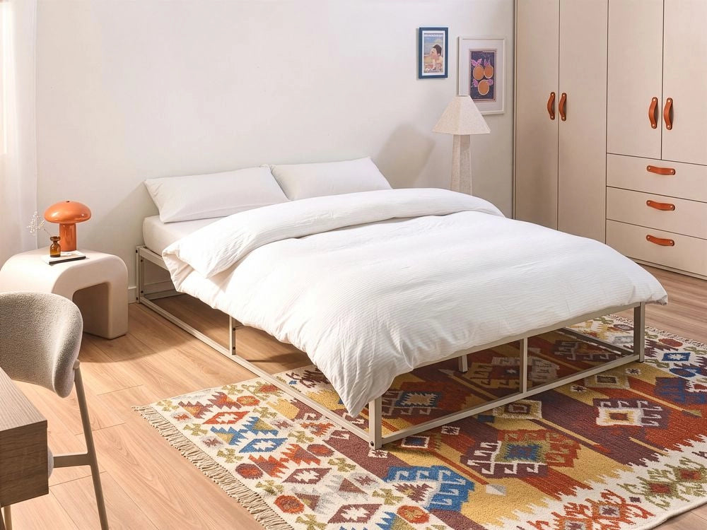Letto matrimoniale  con struttura in metallo, a doghe doppie integrate, senza testiera 140 x 200 cm beige chiaro stile moderno industriale