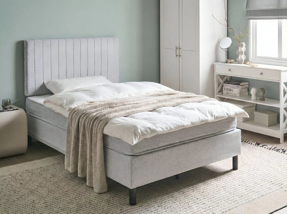 Letto matrimoniale con testiera Materasso a molle insacchettate 120 x 200 cm grigio chiaro camera da letto