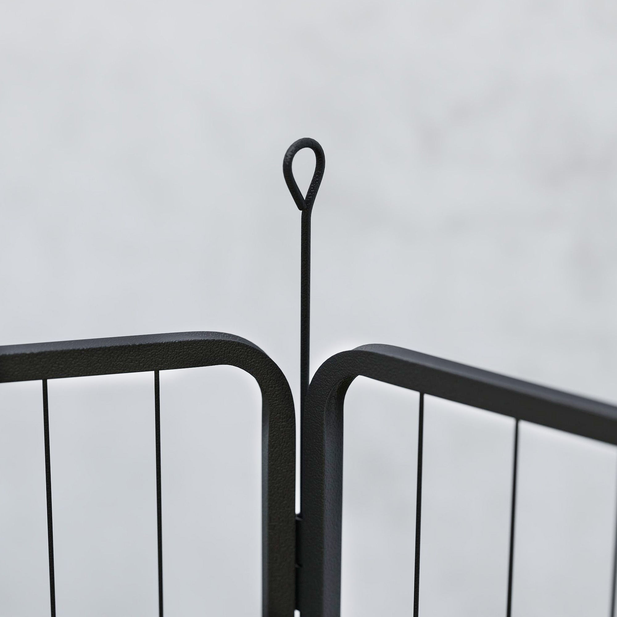 Recinto per Cani a 6 Pannelli Modulabili da 80x1,5x80A cm con Porta di Ingresso in Acciaio Nero