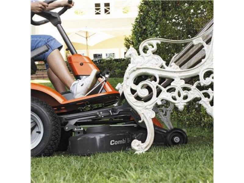 Trattorino rider Husqvarna R 214C motore a scoppio 413cc 11.3Hp piatto da 94cm