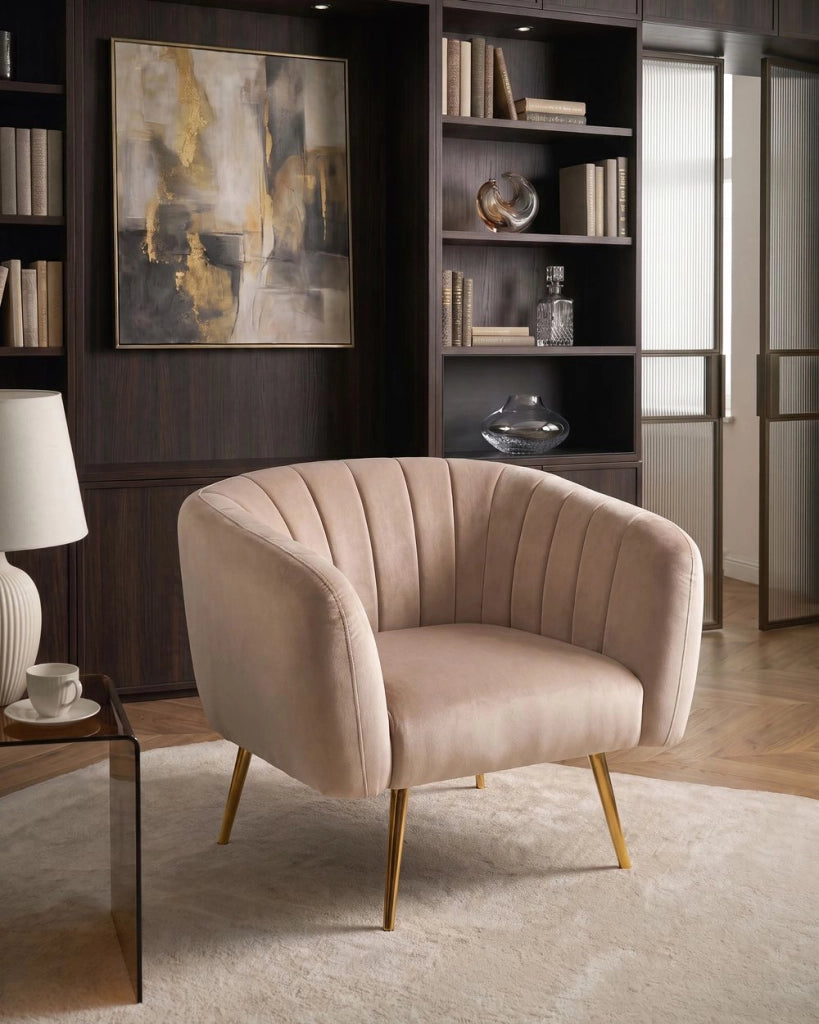 Poltrona Velluto Tortora Struttura in Metallo Dorato con Schienale Tondo Stile Glamour elegante
