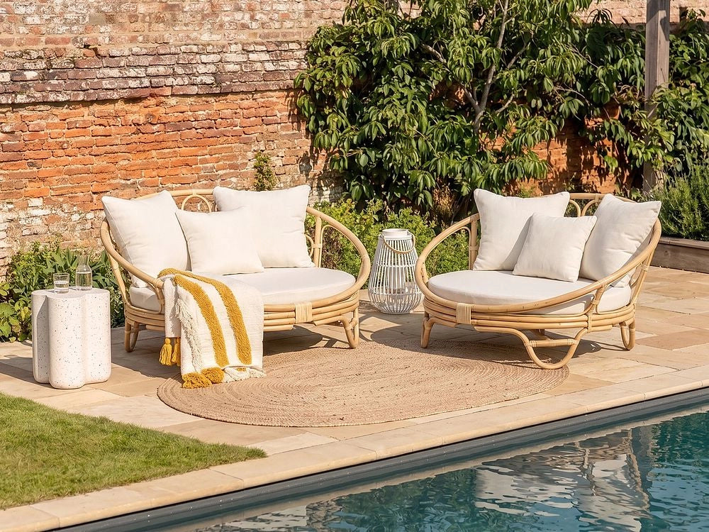 Set di 2 lettini da esterno in rattan beige naturale con cuscini resistenti stile boho tradizionale