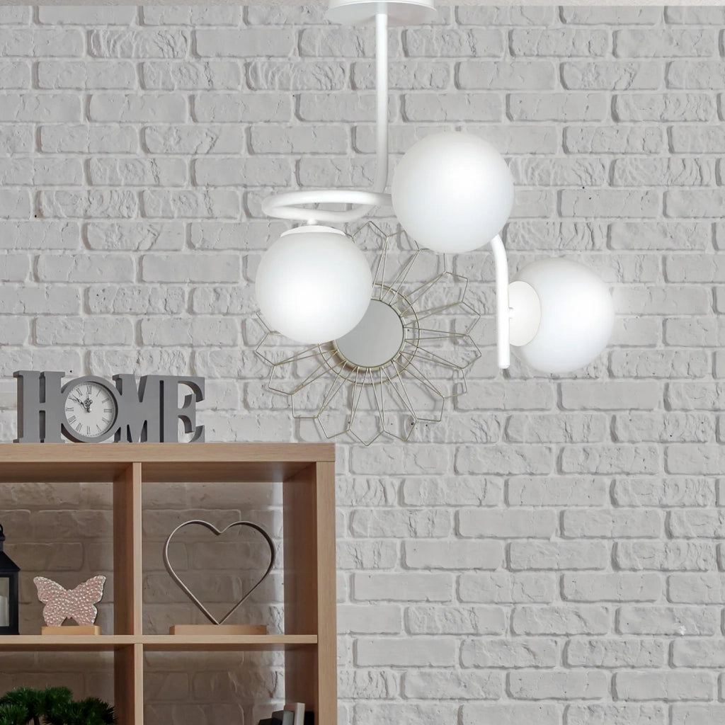 Lampadario 3 Luci Rama In Acciaio Bianco A Bracci E Sfere In Vetro Opalino