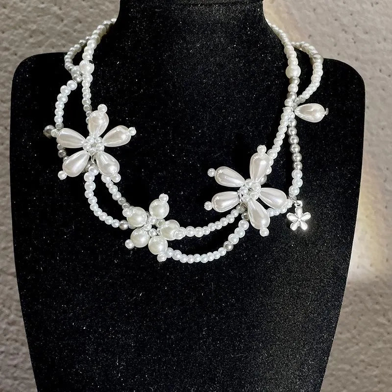 Collana con fiore di perle, petali decorati a mano, collana a doppio strato, regalo di Natale o compleanno.