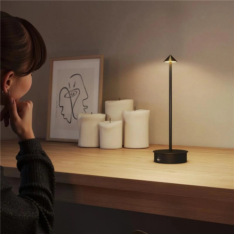 LAMPADA DA TAVOLO TOUCH RICARICABILE CON USB, REGOLABILE 3000K/4500K/6500K, AUTONOMIA 4-8 ORE, NERO
