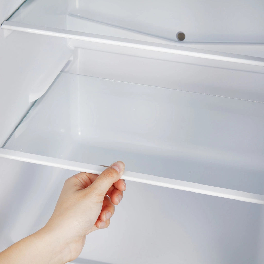 Frigorifero doppia porta 106 L con congelatore 46 L; nero e argento; acciaio inox
