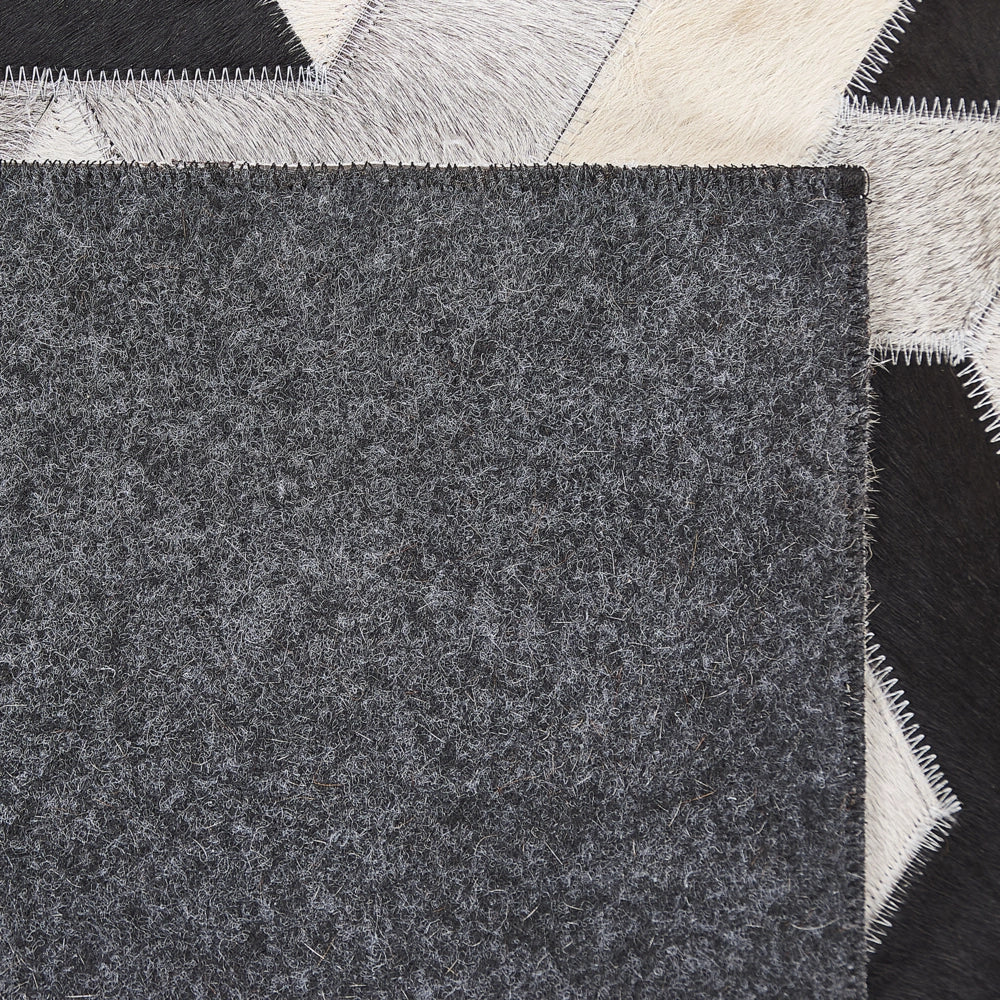 Tappeto tappetino Pelle Bovina Nera e Bianca 160 x 230 cm Motivo Geometrico Patchwork