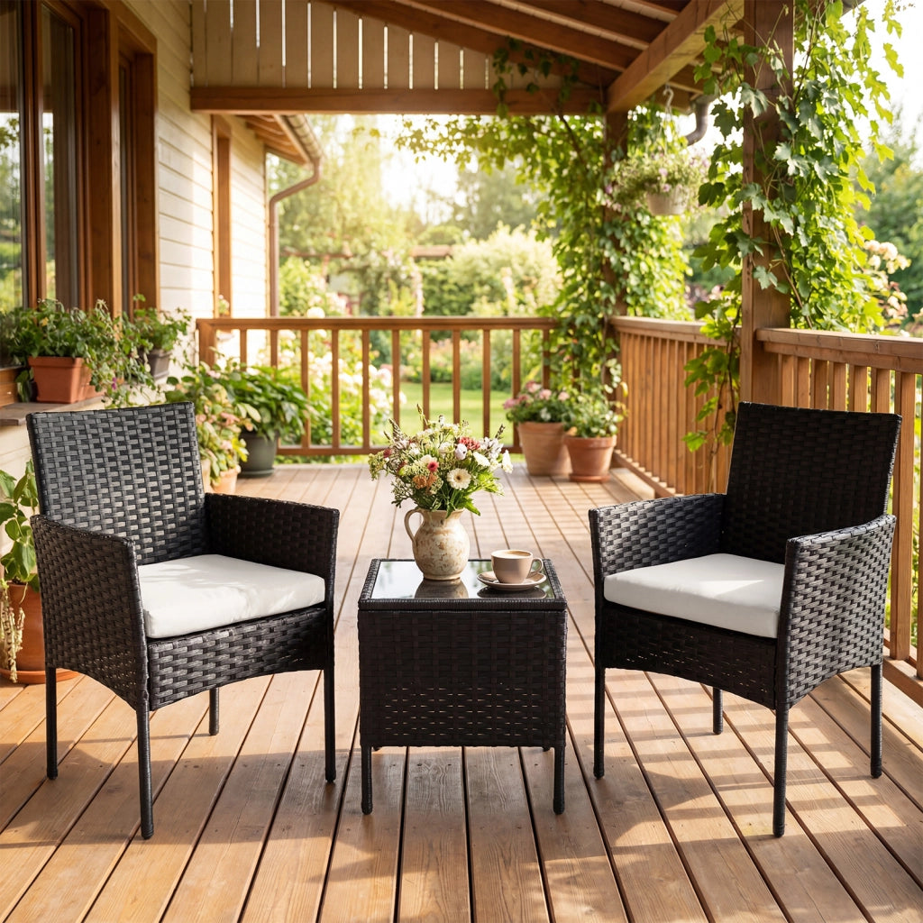 Set mobili da giardino 3 pezzi in rattan con tavolino vetro temperato e 2 poltrone, Arredamento esterno per patio balcone e piscina Beige