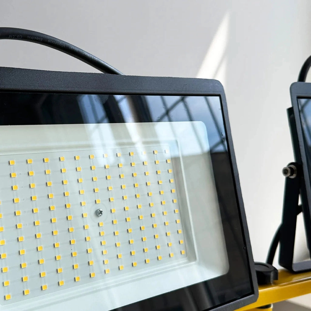 Alogeno Led Su Treppiede Rsl005-2x50n
