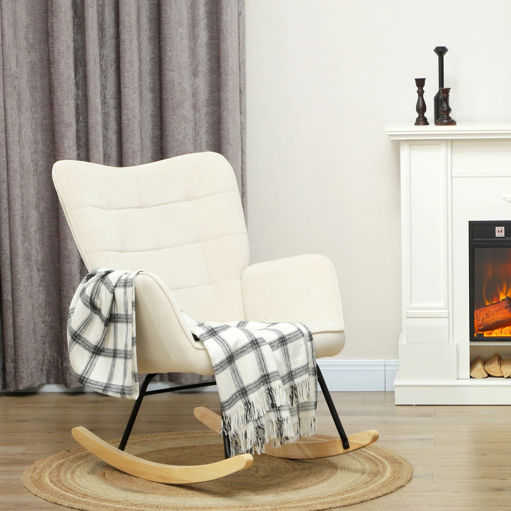 Poltrona a dondolo in velluto con braccioli, schienale alto imbottito e base in legno di faggio beige per relax