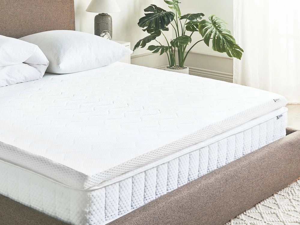 Coprimaterasso in schiuma di gel bianco 180 x 200 cm comfort morbidezza