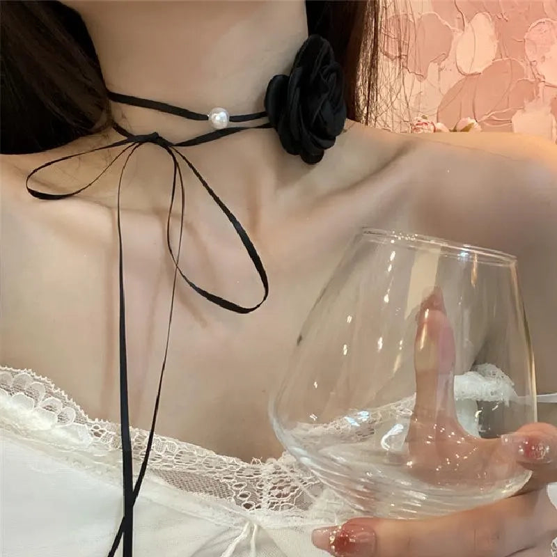 Collana di rose con perline fatta a mano: cinturini in perle vintage, lunghezza regolabile.