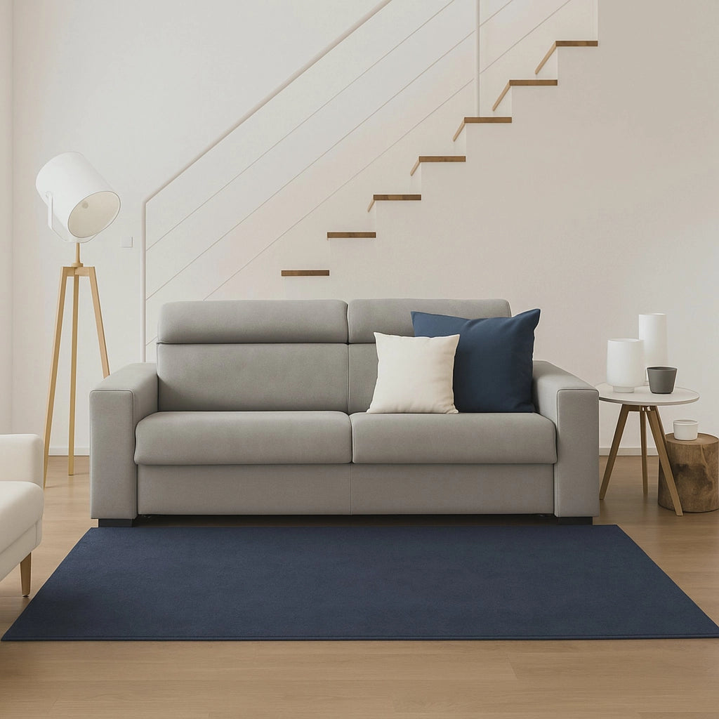 Divano fisso Vigolana, Divano a 3 posti, Made in Italy, SofÒ  Soggiorno, in tessuto imbottito, con poggiatesta regolabili e Braccioli slim, cm 220x95h85, Grigio