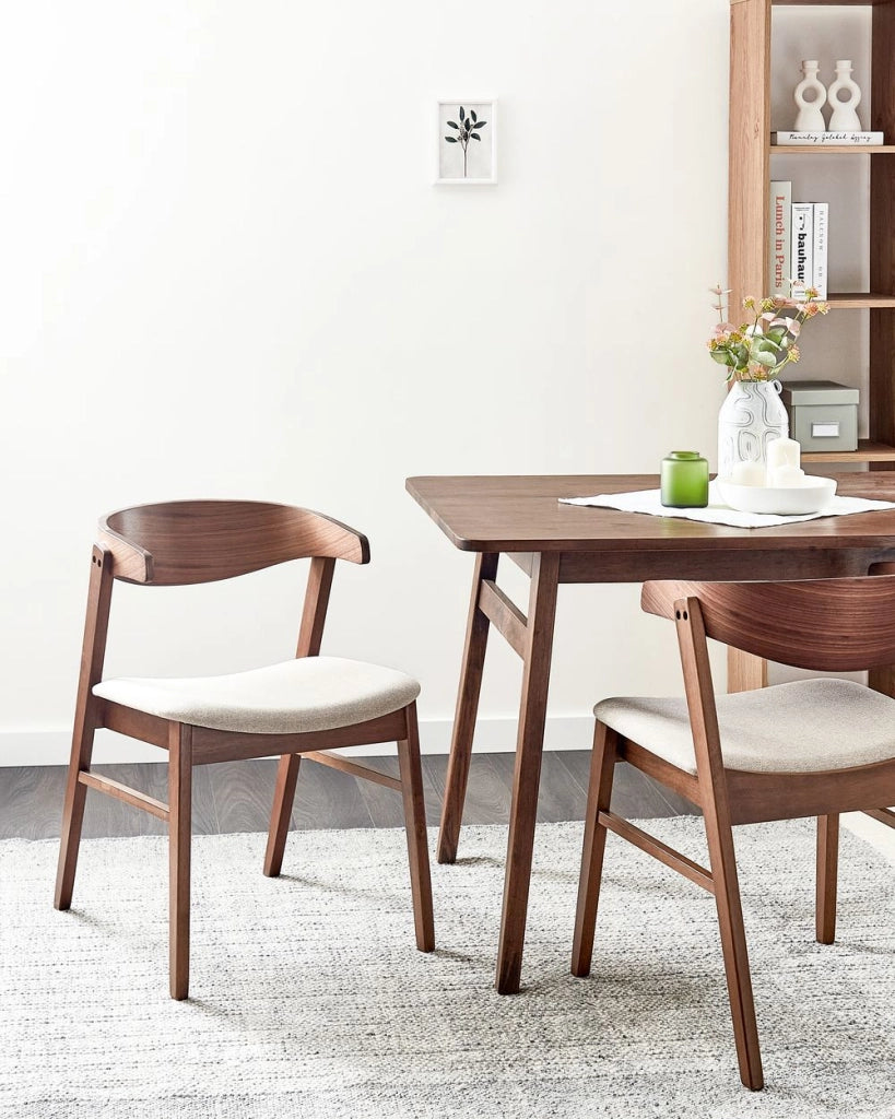 Set di 2 sedie da pranzo in legno e tessuto beige poliestere Gambe in legno di gomma Stile retrò tradizionale