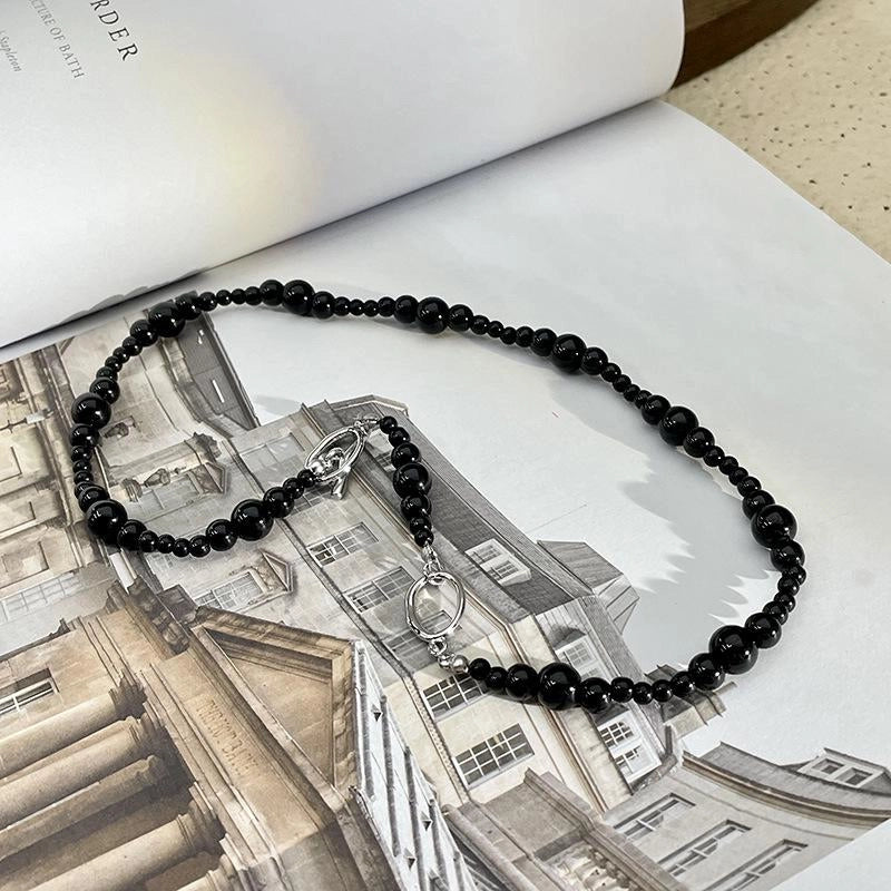 Collana fatta a mano con perline di vetro nero, regalo di Natale o di compleanno.